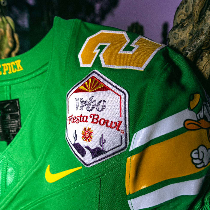 Oregon Fiesta Bowl Uniform 3